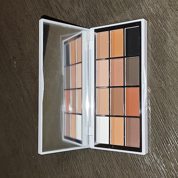 Lash Step "Matte About You" Eyeshadow Palette - Picture 3 of 6